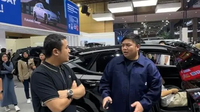 Anggota Komisi VI DPR Kawendra Lukistian (kanan) berkunjung ke JIExpo Kemayoran, Jakarta, Minggu (15/2/26) (Istimewa)