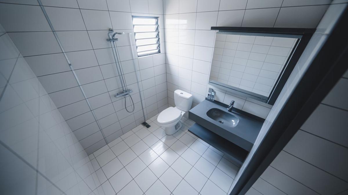 7 Desain Kamar Mandi Minimalis 2x2 Terbaik: Estimasi Biaya, Material, dan Tips Tata Letak
