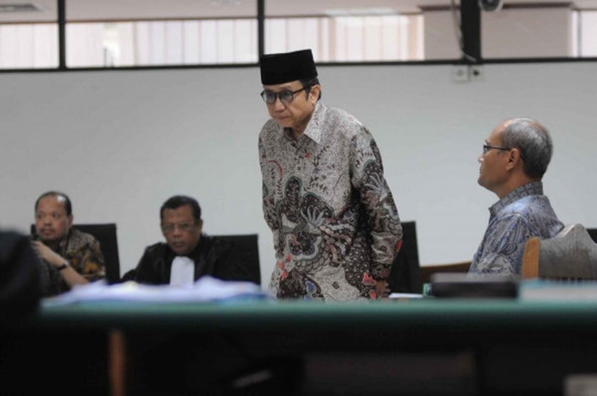Sutan Bhatoegana dengar kesaksian Waryono Karno di sidang kasus ESDM