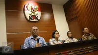 Ketua KPK Agus Rahardjo memberikan keterangan saat konferensi pers di Gedung KPK, Jakarta, Kamis (9/2). KPK telah menerima 107 calon anggota komisioner OJK yang diberikan oleh Pansel OJK. (Liputan6.com/Helmi Afandi)