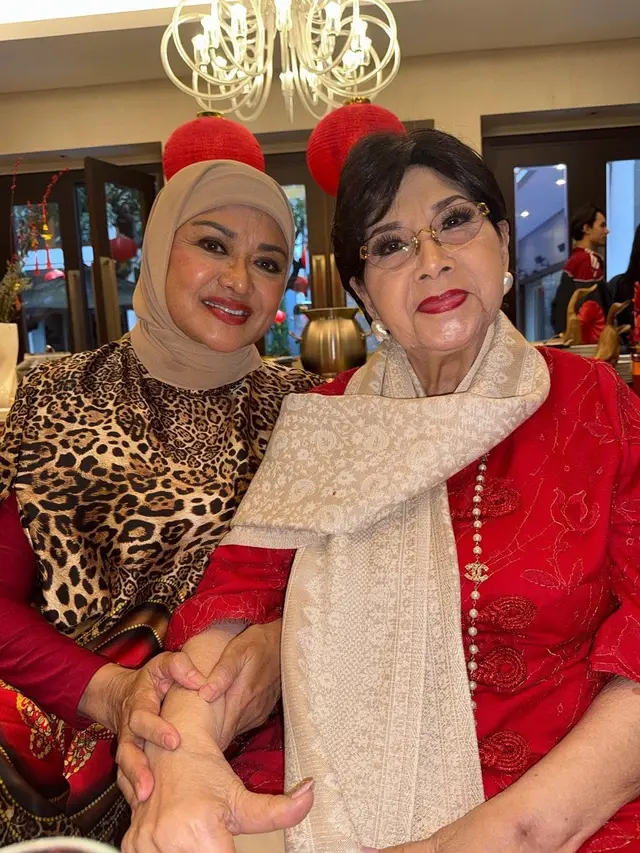 Titiek Puspa Meninggal Dunia, Ini 12 Potret Artis Kenang Kebersamaan Sang Legenda Musik