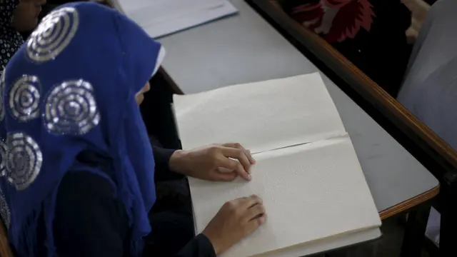 Melihat Kesibukan Murid Penyandang Tunanetra di Bulan Ramadan