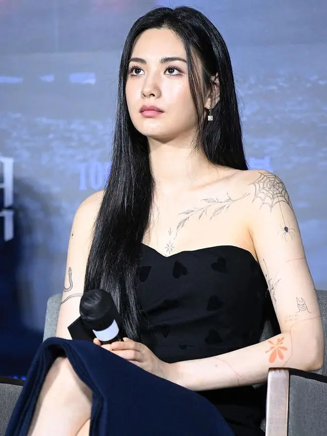 Gaya Fearless Nana ex After School dengan Penuh Tato, Warganet Sebut Mirip Jisoo BLACKPINK