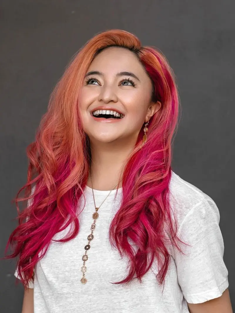 FOTO: 6 Potret Cantik Marshanda dengan Rambut Warna-warni