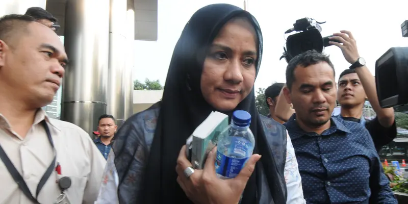 Istri Gubernur Aceh nonaktif Irwandi Yusuf, Darwati Agani