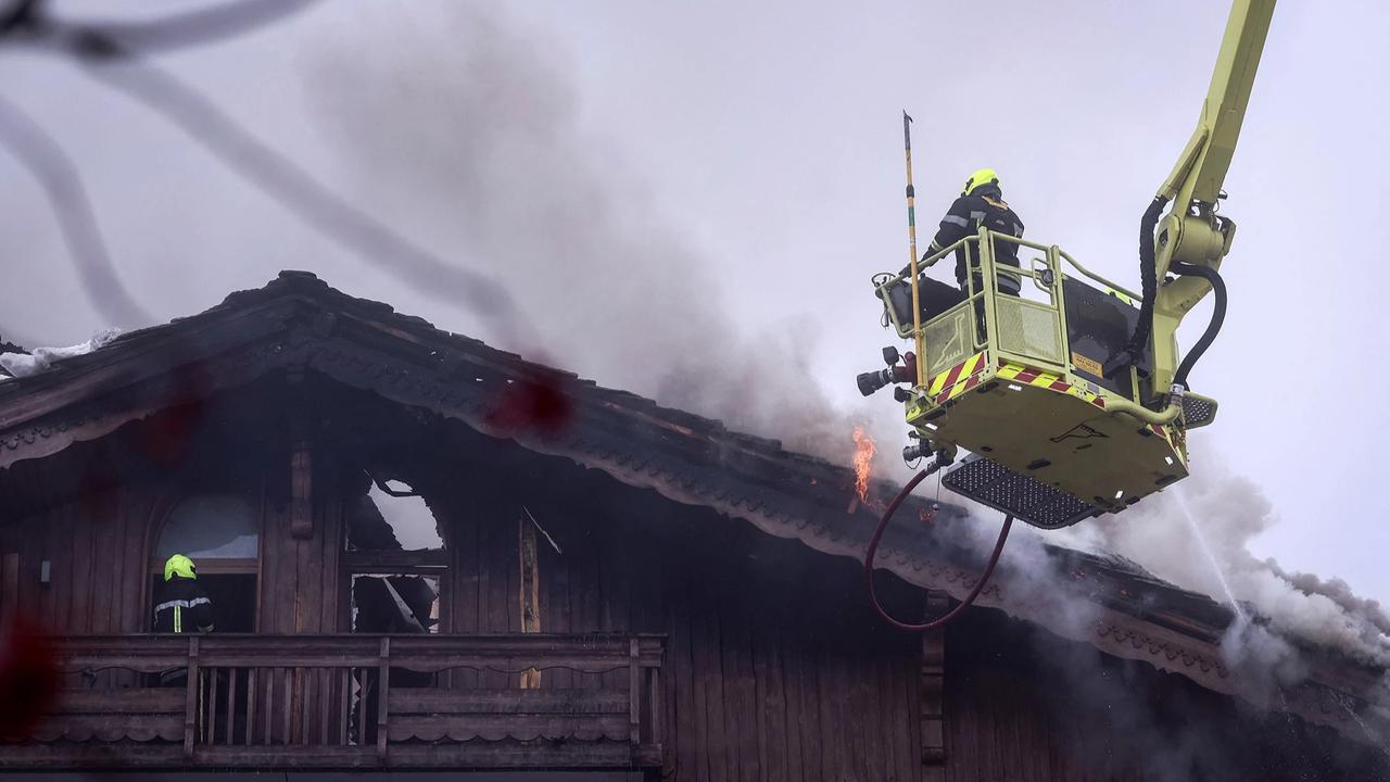 FOTO: Kebakaran Hebat Hanguskan Hotel Super Mewah di Courchevel Alpen Prancis