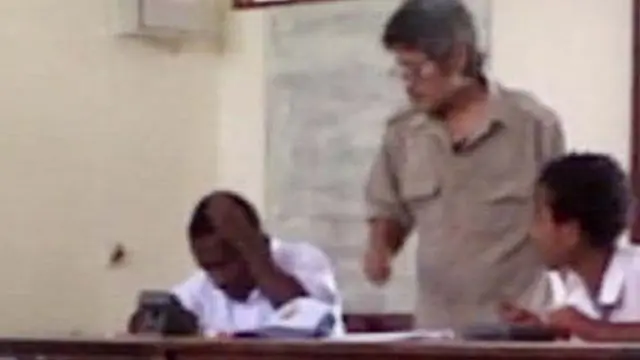 Guru di Jayapura Pukul Siswa, Kepala Sekolah Membela