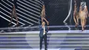 Penyanyi Judika saat tampil pada malam final Miss Grand Indonesia 2018 di JCC Jakarta, Sabtu (21/7). Judika juga membawakan lagu You Are the Reason pada malam final. (Liputan6.com/Angga Yuniar)