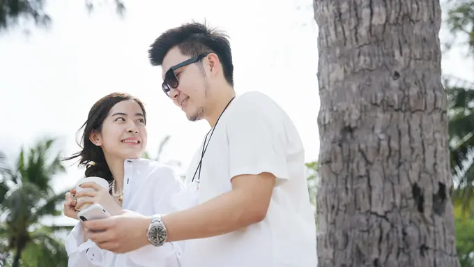 couple desember perpisahan