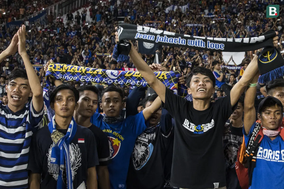 Dukungan Aremania saat Away