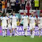 Selebrasi pemain timnas Inggris usai Harry Kane mencetak gol ke gawang Senegal dalam pertandingan 16 besar Piala Dunia 2022 yang berlangsung di Al Bayt Stadium, Qatar, Senin (5/12/2022). (AP Photo/Manu Fernandez)