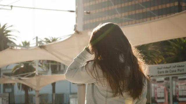  Meningkatnya Kerontokan Rambut pada Wanita Muda