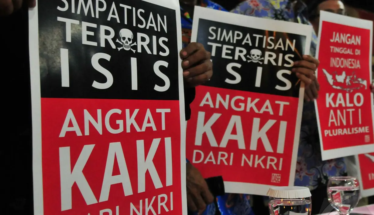Poin pertama, menolak setiap kelompok yang menggunakan agama untuk menebarkan kebencian. Kedua, menolak dengan keras keberadaan ISIS berserta para pendukungnya di NKRI, Jakarta, Senin (04/08/2014) (Liputan6.com/Johan Tallo)