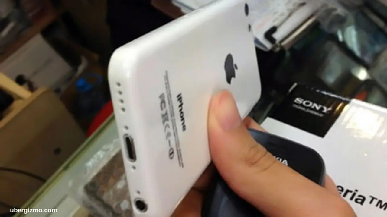 iphonee-130730b.jpg