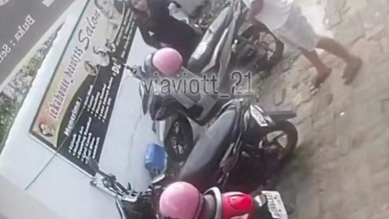 Viral Perawat Pria Aniaya Pacar di Depan Salon, Awal Cekcok Mulut Jambak Rambut hingga Korban Jatuh lalu Embat Ponsel dan Duit Korban