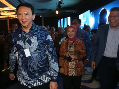Komisaris Utama Pertamina (Persero) Basuki Tjahaja Purnama (kiri) menghadiri pembukaan Pertamina Energy Forum 2019 di Jakarta, Selasa (26/11/2019). Kehadiran Basuki yang biasa disapa Ahok tersebut menjadi perhatian dalam pembukaan acara tersebut. (merdeka.com/Imam Buhori)