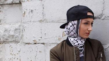 Style Hijab Pakai Topi Adidas