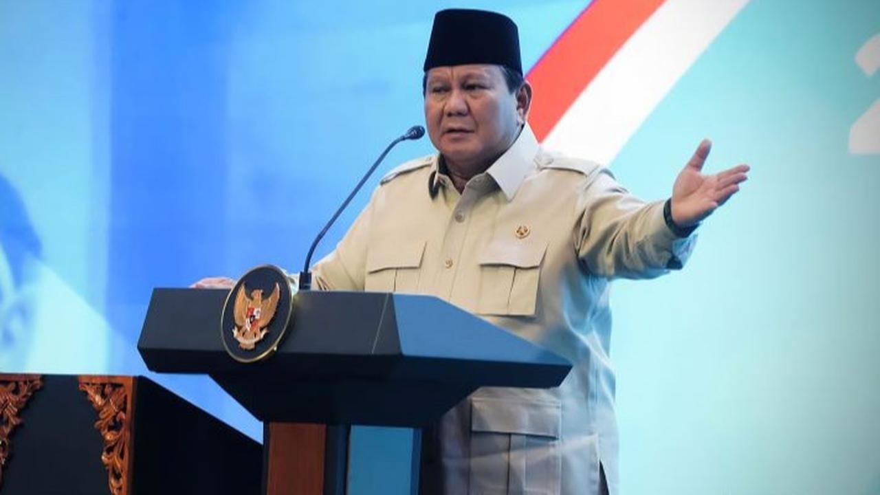 Prabowo Sentil Immanuel Ebenezer: Tangan Diborgol Pakai Baju Oranye, Apa Tak Ingat Anak Istri?