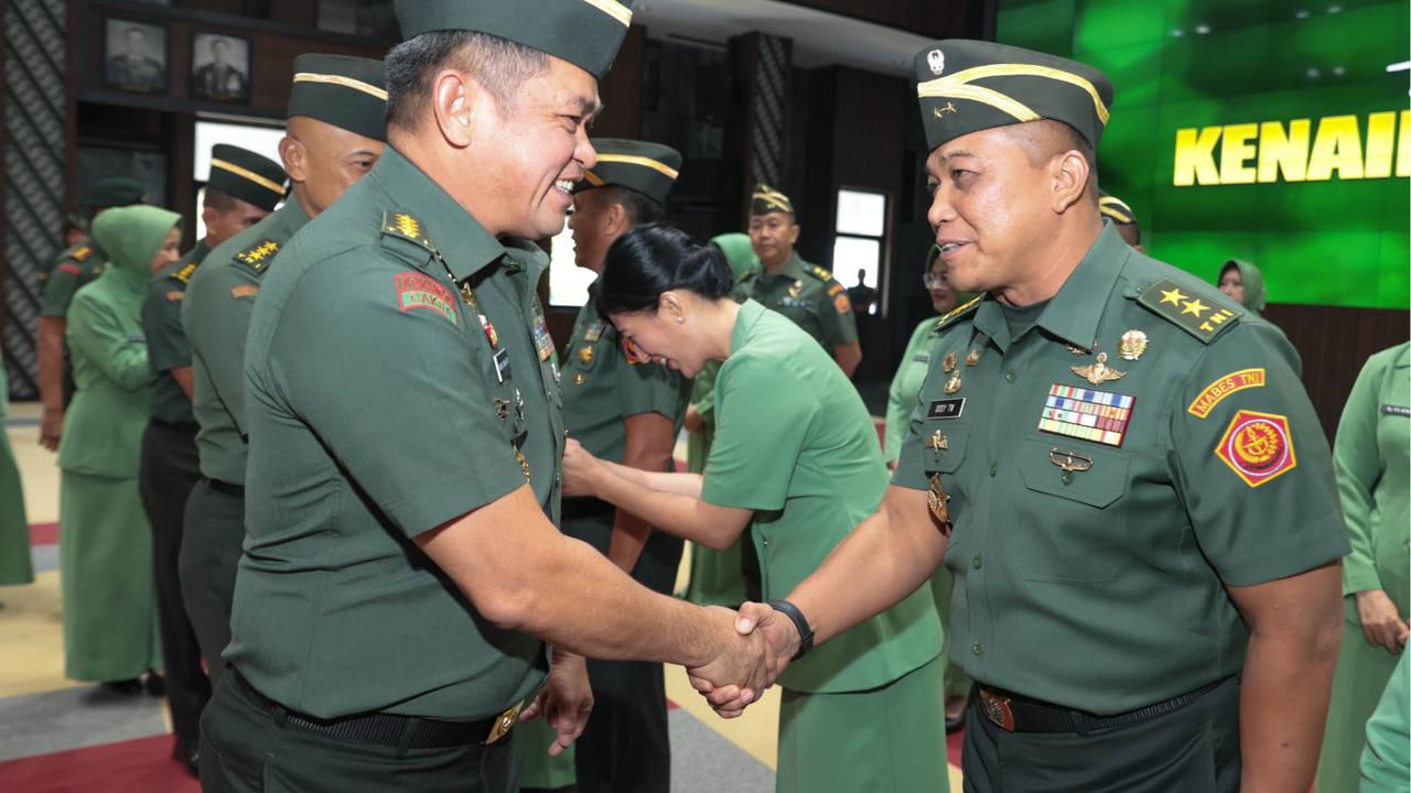 FOTO: 23 Jenderal TNI AD Raih Kenaikan Pangkat, Kasad Tekankan Loyalitas dan Kepemimpinan