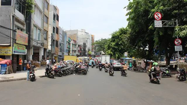 Jalan Pintu Kecil
