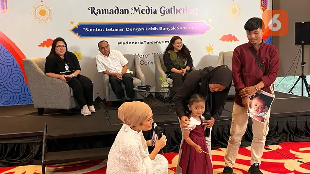 Acara Sambut Lebaran dengan Lebih Banyak Senyuman yang diselenggarakan Smile Train untuk keluarga yang membutuhkan operasi bibir sumbing gratis di Cibubur, Kamis, 20 Maret 2025. (Dok: Liputan6.com/dyah)