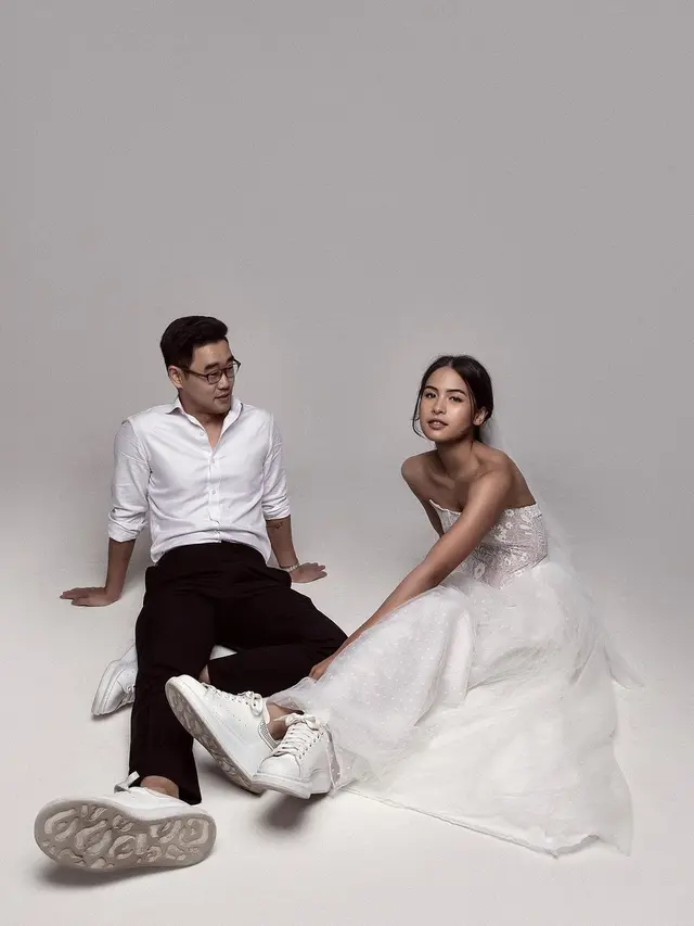 Artis lain yang juga menikah dengan orang Korea, ada Rini Yulianti