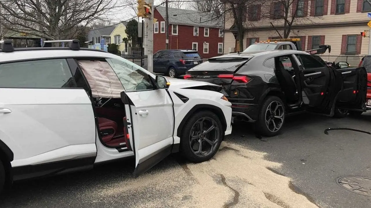 Lamborghini Urus kecelakaan