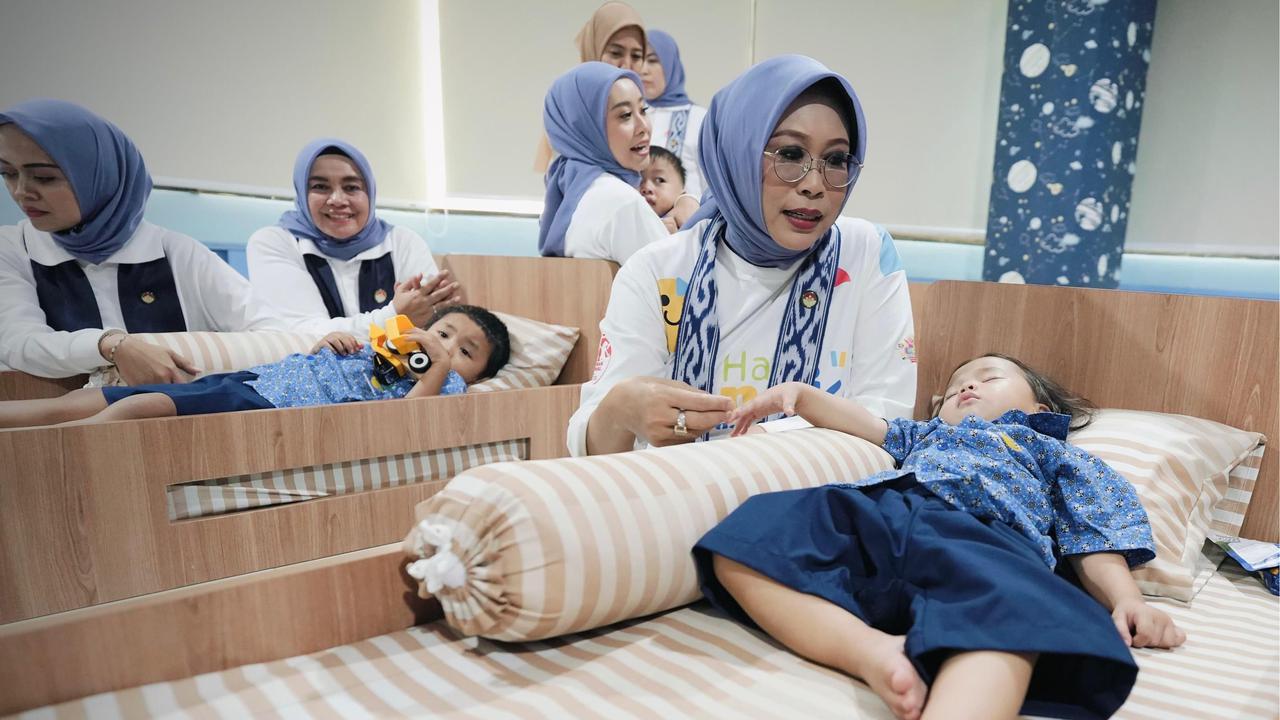 Penasihat I Dharma Wanita Persatuan (DWP) Kemensos Fatma Saifullah Yusuf hadiri acara puncak peringatan Hari Anak Nasional