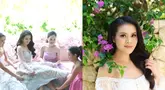 Berbagai prosesi pernikahan adat Batak yang dilakukan Chen dan Fritz. Chen Giovani lebih sering tampil dengan gaya rambut terikat. Sedangkan di momen resepsi pernikahannya, putri pengusaha ini tampak mengurai rambut panjangnya. Chen Giovani canik paripurna. (Liputan6.com/IG/(Liputan6.com/IG/Majestichocuspocus, mavalva)