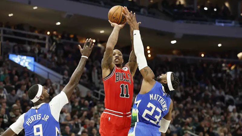 Pemain Bulls DeMar DeRozan menjadi bintang kemenangan atas Bucks di lanjutan NBA