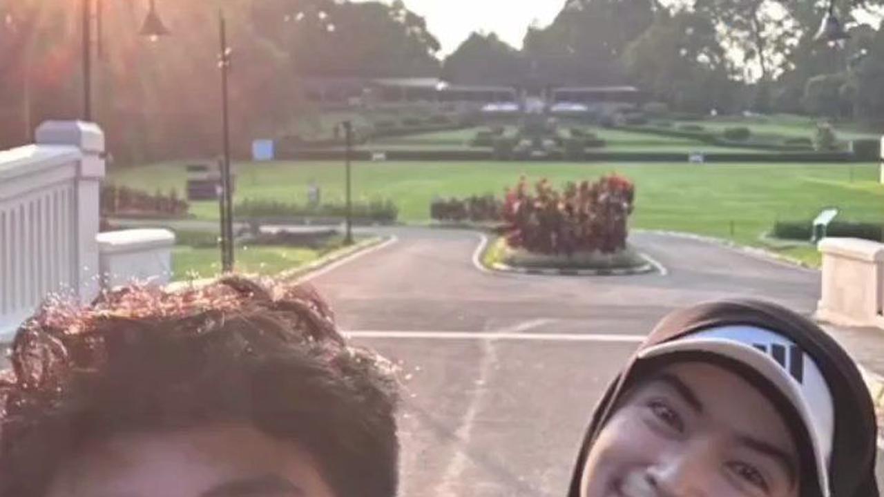 Olahraga Bareng Anak Cowoknya