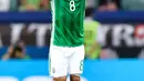 Penyerang Meksiko, Marco Fabian melakukan selebrasi usai mencetak gol ke gawang Jerman pada semifinal Piala Konfederasi 2017 di Stadion Fisht, Sochi, Rusia, (29/6). Jerman menang 4-1 atas Meksiko. (AP Photo/Martin Meissner)