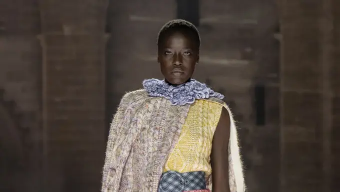 Louis Vuitton Cruise 2026, Saat Mode, Teater, dan Sejarah Berpadu di Palais des Papes