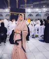 Artis Masayu Anastasia membagikan beberapa potret dengan penampilan berbeda. Mantan istri Lembu Wiworo Jati itu tampil dengan mengenakan hijab dan busana syar'i. Berikut beberapa potretnya yang dipuji makin cantik dan didoakan istiqomah. [Instagram/masayuanastasia]