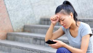 Ilustrasi penipuan digital di hp. (c) lzf/Depositphotos.com