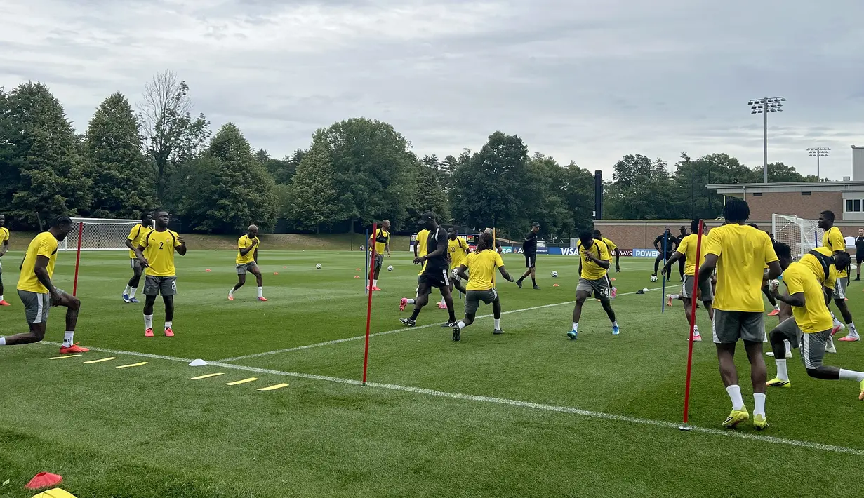 Pemain Timnas Ghana berlatih di Bryant University, Rhode Island, Amerika Serikat, Senin (22/6/2026). Skuad The Black Stars mematangkan persiapan jelang menghadapi Timnas Inggris pada laga lanjutan Grup L Piala Dunia 2026. (KLY Sports/Hery Kurniawan/Adv/Powerade)