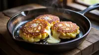 Resep Pancake Kentang Keju Renyah yang Lumer di Dalam