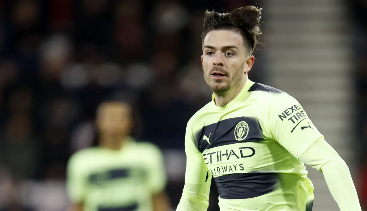 Pemain Manhcester CIty, Jack Grealish pada laga putaran kelima Piala FA 2022/2023 melawan Bristol City di di Ashton Gate, Rabu (1/3/2023) WIB. Meski tampil sebagai pemain pengganti, Grealish mampu tampil gemilang dan membuat umpan untuk gol Kevin De Bruyne. (AP Photo/David Cliff)