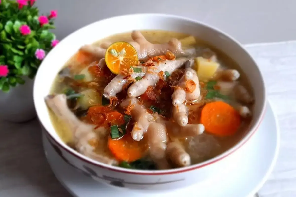 Sup ceker ayam favorit keluarga