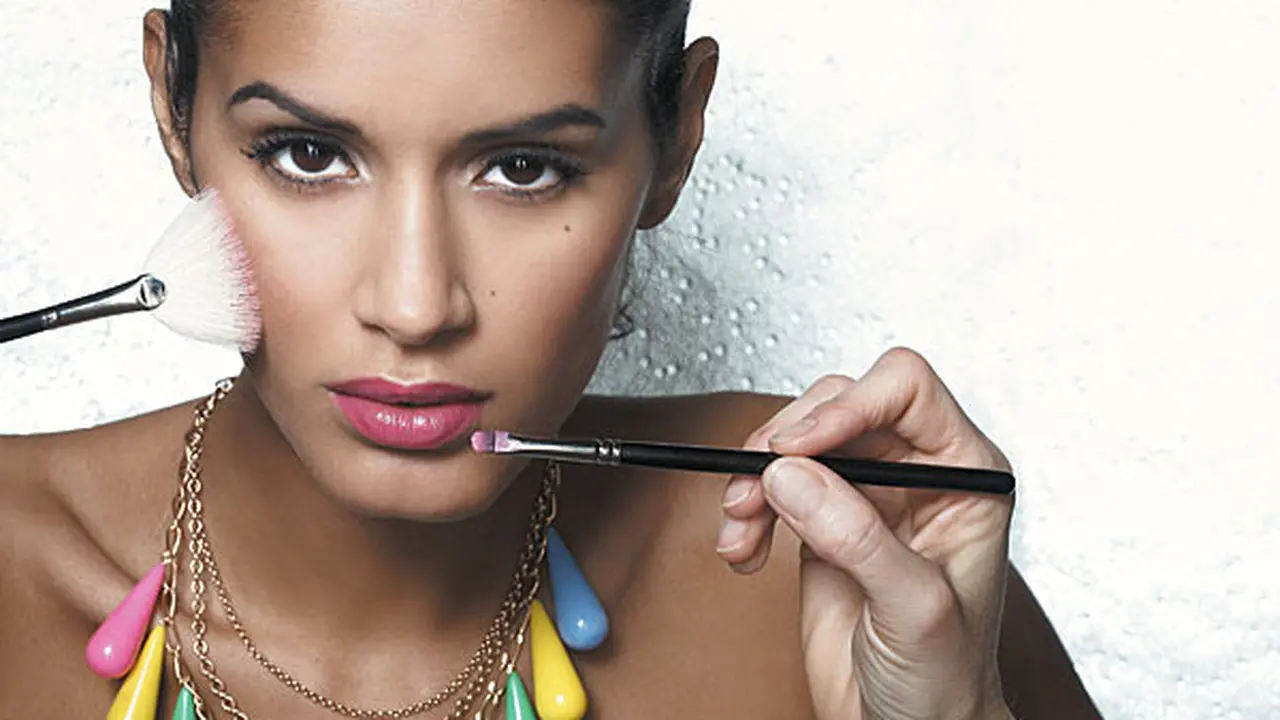 Pemenang America’s Next Top Model Jadi Host Fashion Awards 2014