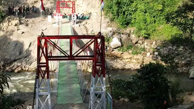 Kepala Staf Angkatan Darat (Kasad) Jenderal TNI Maruli Simanjuntak meresmikan 11 jembatan perintis atau jembatan gantung yang dibangun TNI Angkatan Darat di sejumlah wilayah Provinsi Aceh.