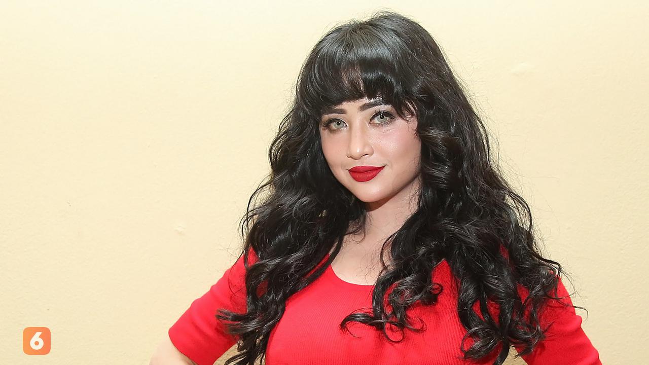 [Bintang] Dewi Perssik