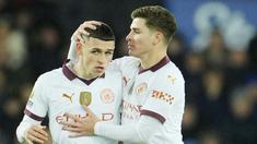 Ada yang berbeda dalam jersey Manchester City saat bertanding melawan Everton dalam laga lanjutan Premier League di Goodison Park, Kamis (28/12/2023). (AP Photo/Jon Super)