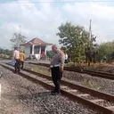 Mobil Antar Anak Sekolah Ditabrak Kereta, 2 Pelajar Tewas