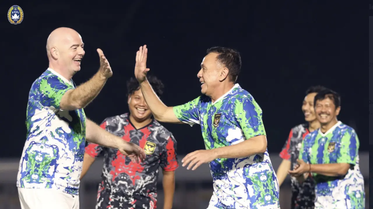 Presiden FIFA, Gianni Infantino dan Ketua Umum PSSI, Mochamad Iriawan