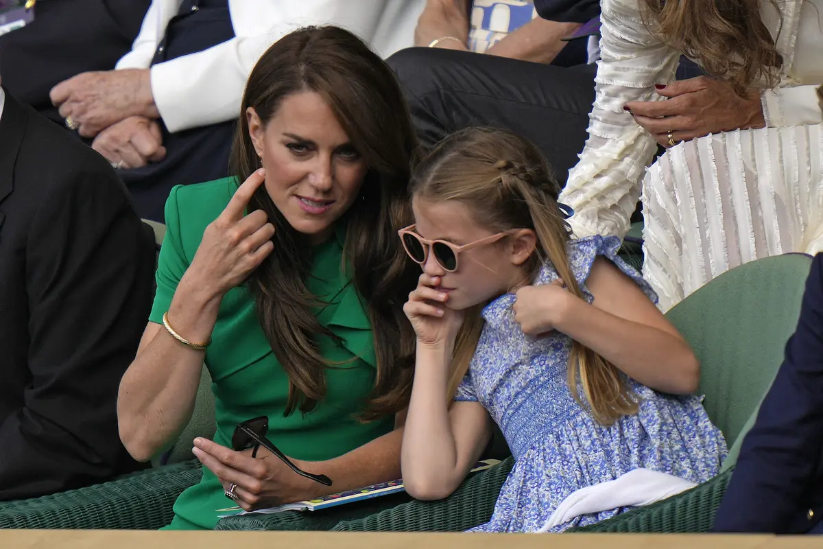 Gaya Santuy Putri Charlotte Debut di Final Wimbledon Bareng Kate Middleton dan Pangeran William