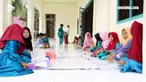 Sebuah desa di Aceh mengharamkan penggunaan wifi di daerahnya. Peraturan ini merugikan pemilik kedai kopi yang ingin berjualan.