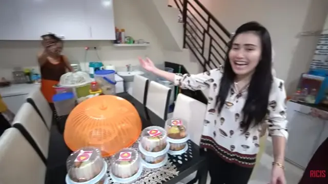 7 Potret Rumah Ayu Ting Ting, Berada di Dalam Gang