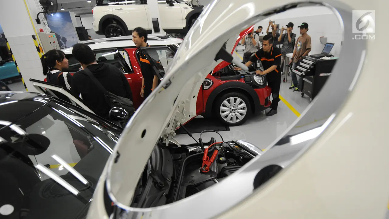 Mengintip Bengkel Mini Cooper Pertama di Banten