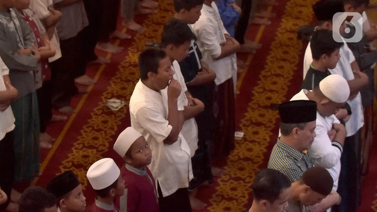 Sholat Gerhana Matahari Disebut Kusuf atau Khusuf, Lengkap Tata Caranya